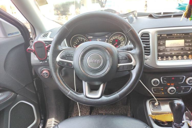 Used Jeep Compass 2017 200T Automatic Family Edition Steering Wheel