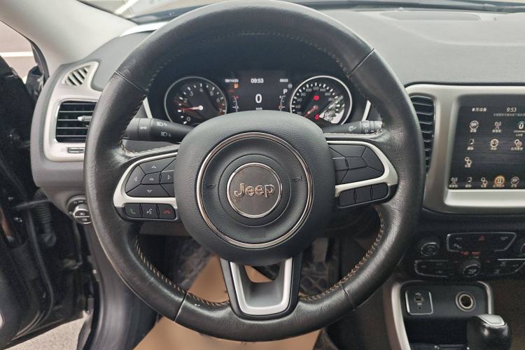 Used Jeep Compass 2017 200T Automatic Family Edition Steering Wheel