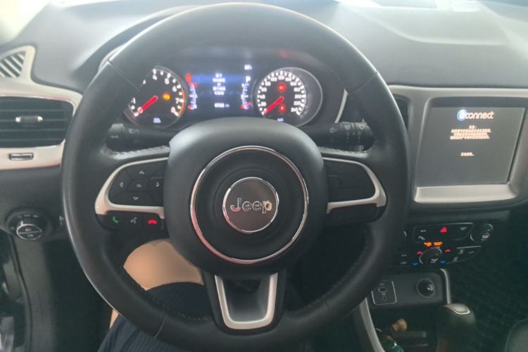 Used Jeep Compass 2017 200T Automatic Family Edition Steering Wheel