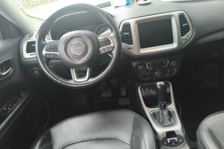 Used Jeep Compass 2017 200T Automatic Family Edition Steering Wheel