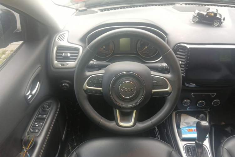 Used Jeep Compass 2017 200T Automatic Enjoyment Version Steering Wheel