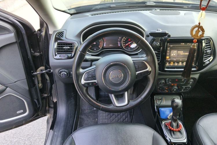 Used Jeep Compass 2017 200T Automatic Prestige Edition Steering Wheel