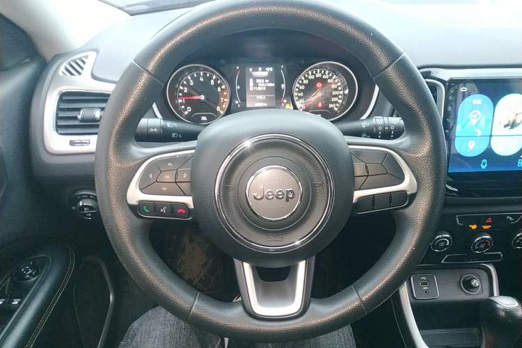 Used Jeep Compass 2017 200T Automatic Enjoyment Version Steering Wheel