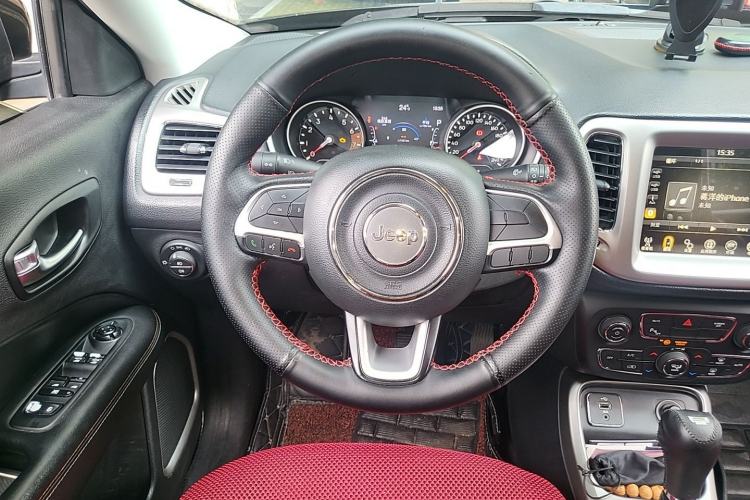 Used Jeep Compass 2017 200T Automatic Family Edition Steering Wheel