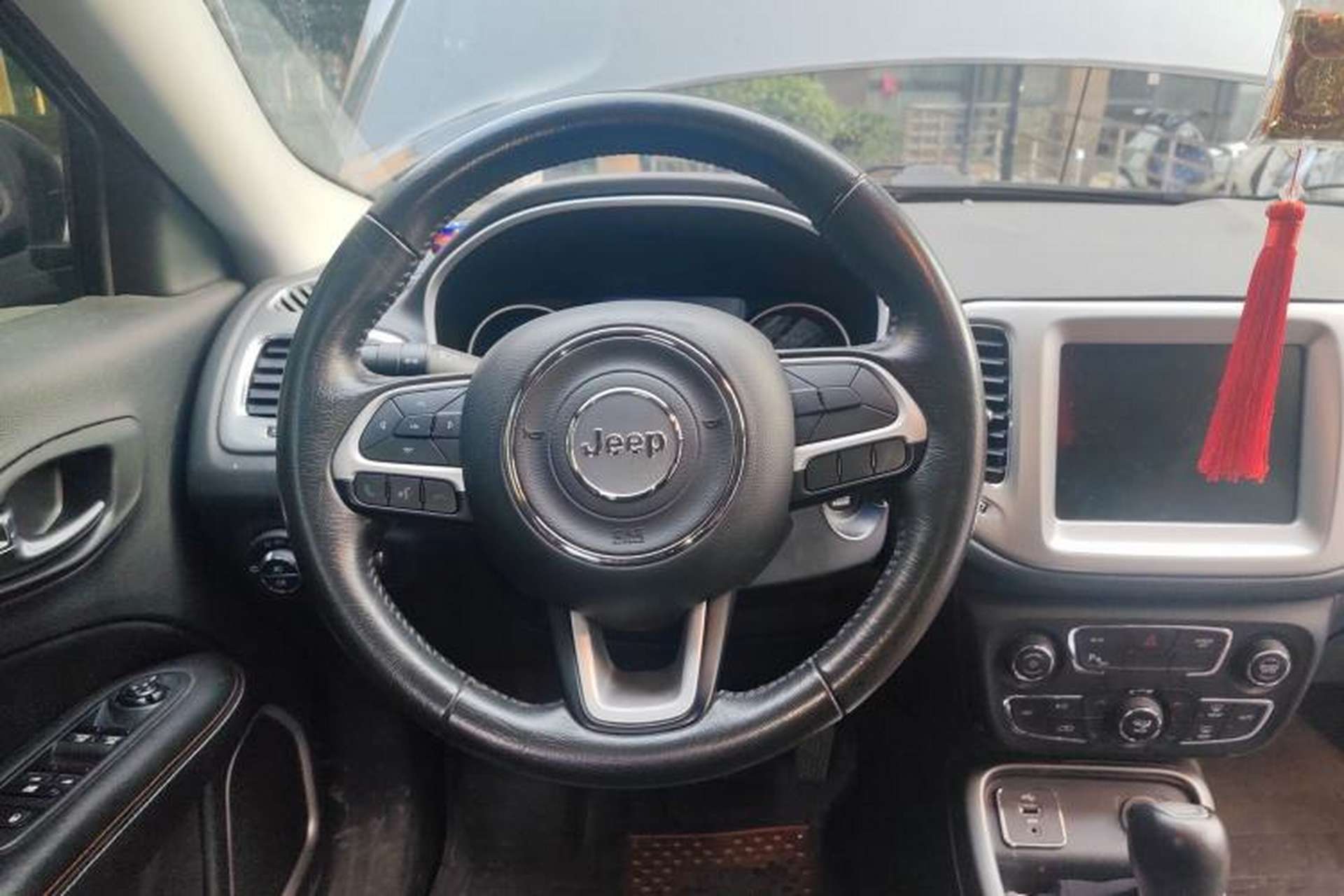 Used Jeep Compass 2017 200T Automatic Family Edition Steering Wheel