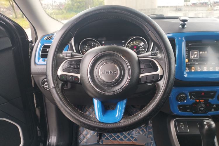 Used Jeep Compass 2017 200T Automatic Family Edition Steering Wheel