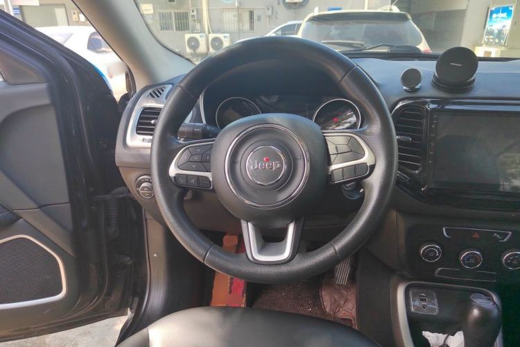 Used Jeep Compass 2017 200T Automatic Enjoyment Version Steering Wheel