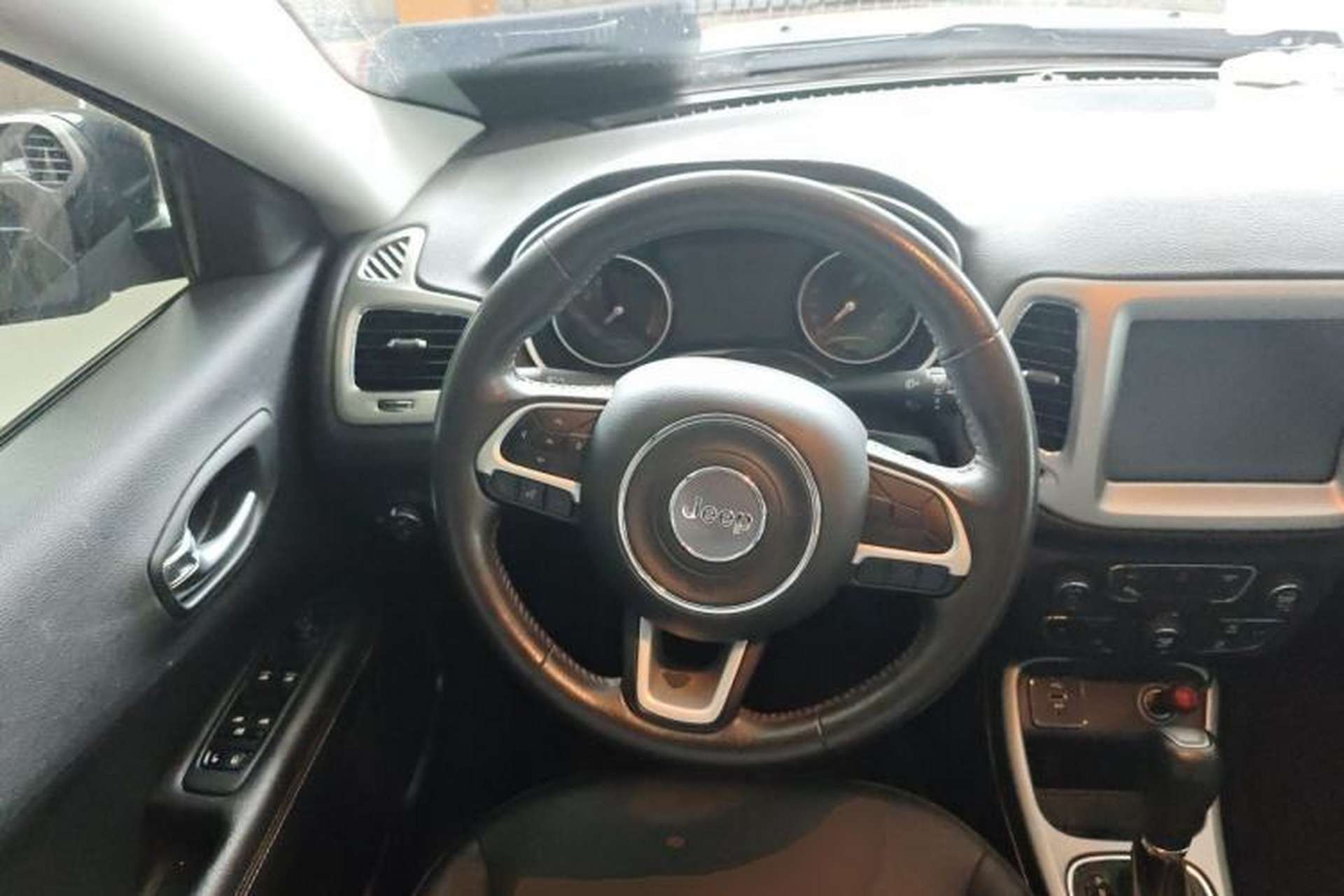 Used Jeep Compass 2017 200T Automatic Family Edition Steering Wheel