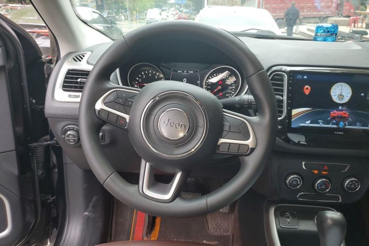 Used Jeep Compass 2017 200T Automatic Enjoyment Edition Steering Wheel