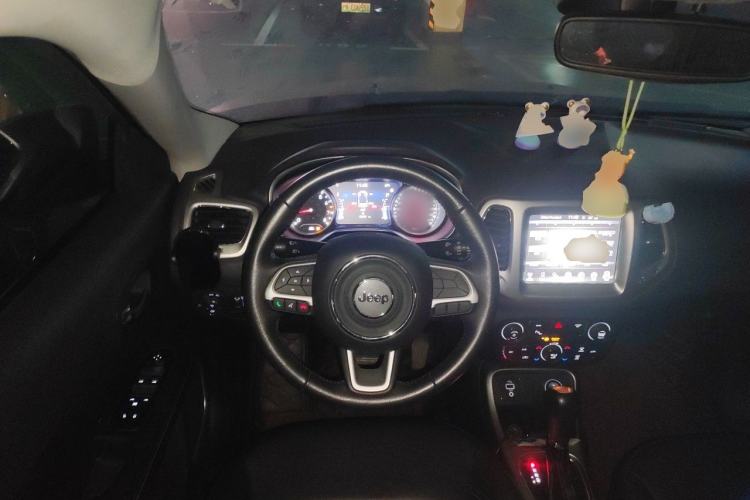 Used Jeep Compass 2017 200T Automatic Family Edition Steering Wheel
