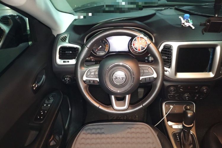Used Jeep Compass 2017 200T Automatic Family Edition Steering Wheel