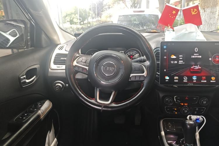 Used Jeep Compass 2017 200T Automatic Family Edition Steering Wheel