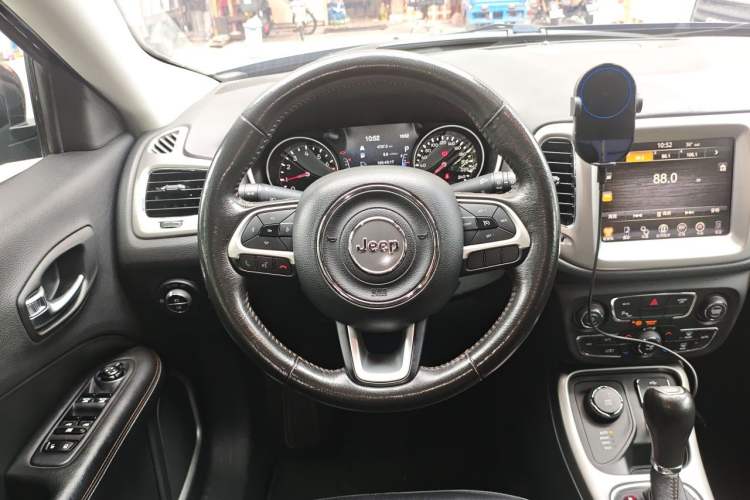 Used Jeep Compass 2017 200T Automatic Family Enjoyment Four-Wheel Drive Edition Steering Wheel