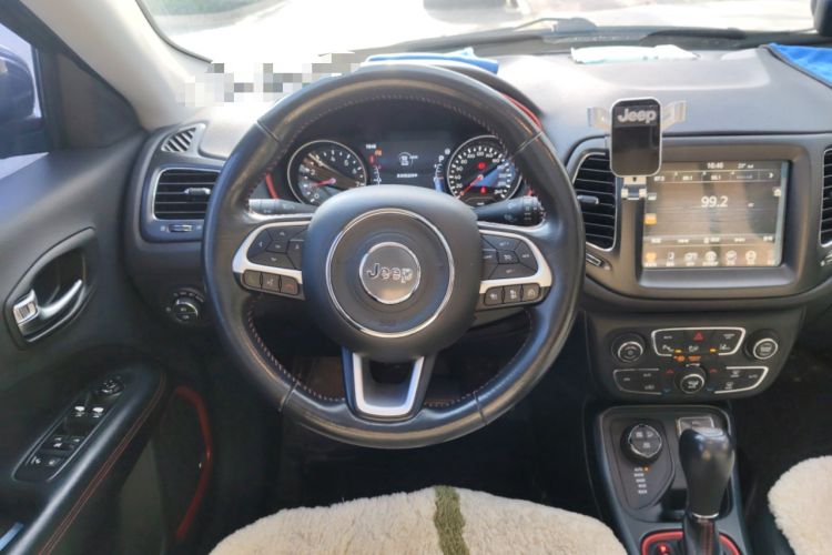 Used Jeep Compass 2017 200TS Automatic High-Performance All-Wheel Drive Edition Steering Wheel