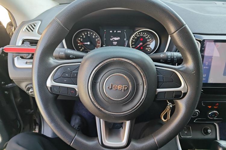 Used Jeep Compass 2017 200T Automatic Enjoyment Edition Steering Wheel