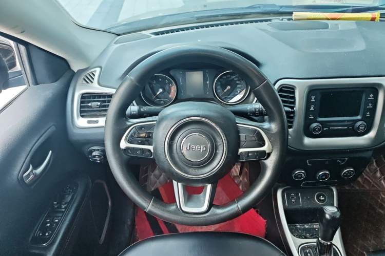 Used Jeep Compass 2017 200T Automatic Enjoyment Version Steering Wheel