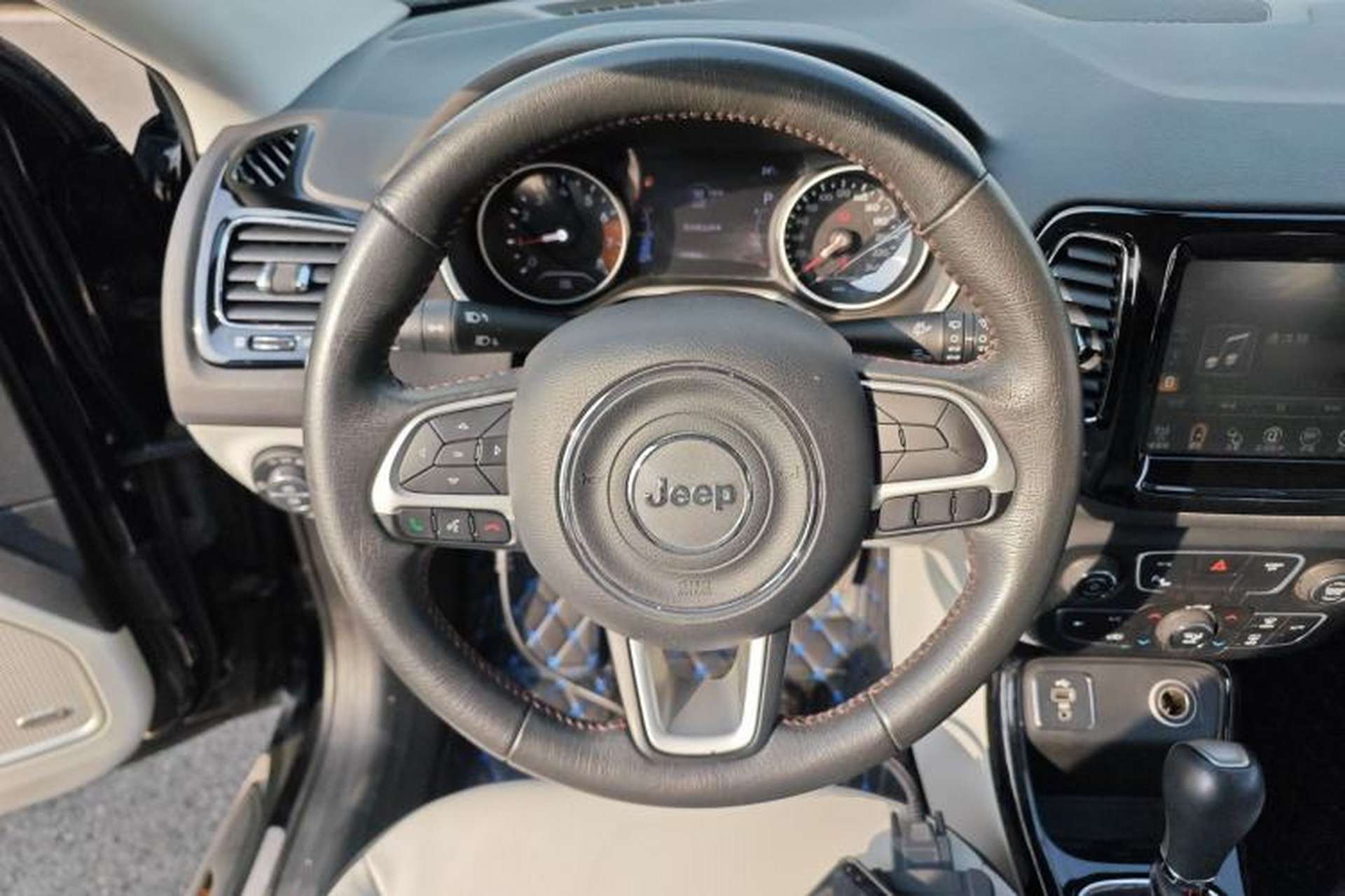 Used Jeep Compass 2017 200T Automatic Prestige Edition Steering Wheel