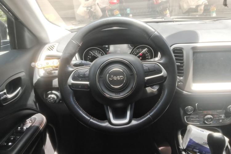 Used Jeep Compass 2017 200T Automatic Family Edition Steering Wheel