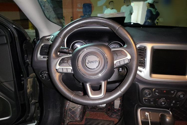 Used Jeep Compass 2017 200T Automatic Family Edition Steering Wheel