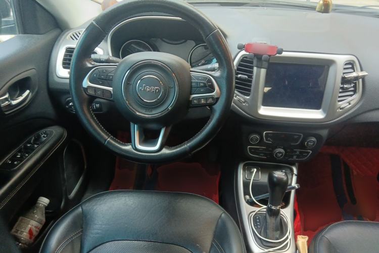 Used Jeep Compass 2017 200T Automatic Family Edition Steering Wheel