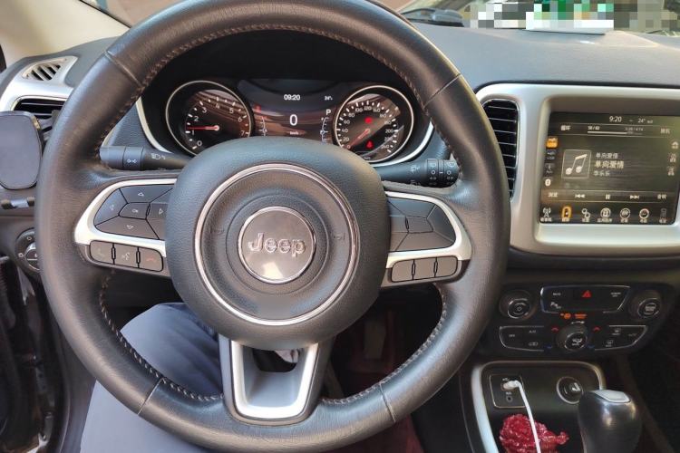 Used Jeep Compass 2017 200T Automatic Family Edition Steering Wheel