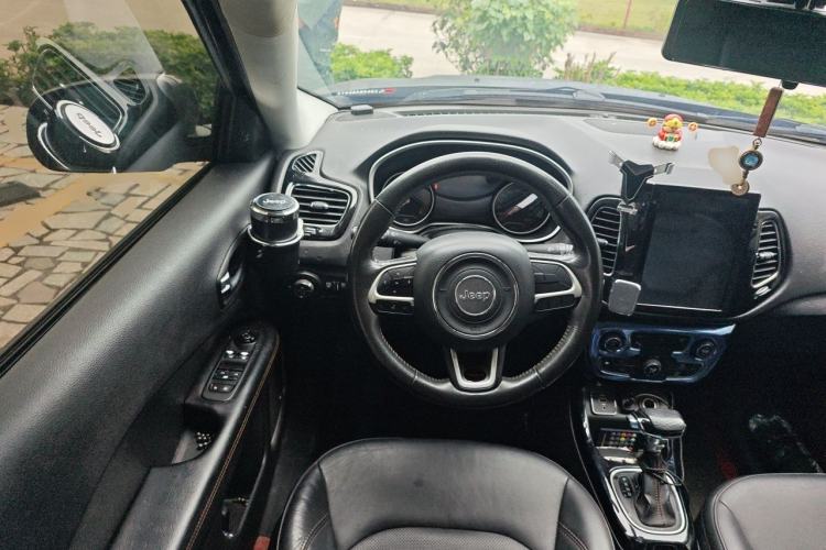 Used Jeep Compass 2017 200T Automatic Prestige Edition Steering Wheel