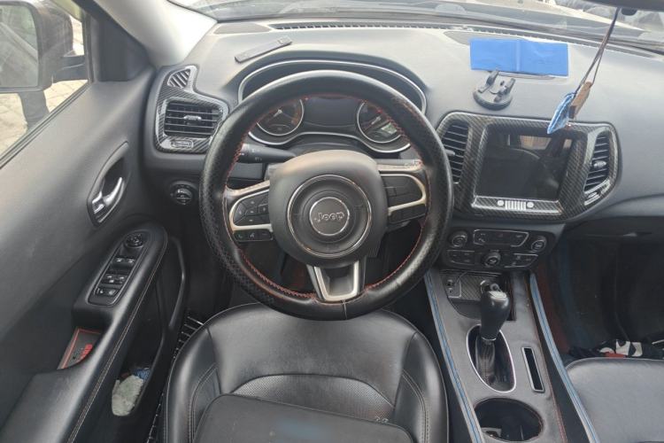 Used Jeep Compass 2017 200T Automatic Family Edition Steering Wheel