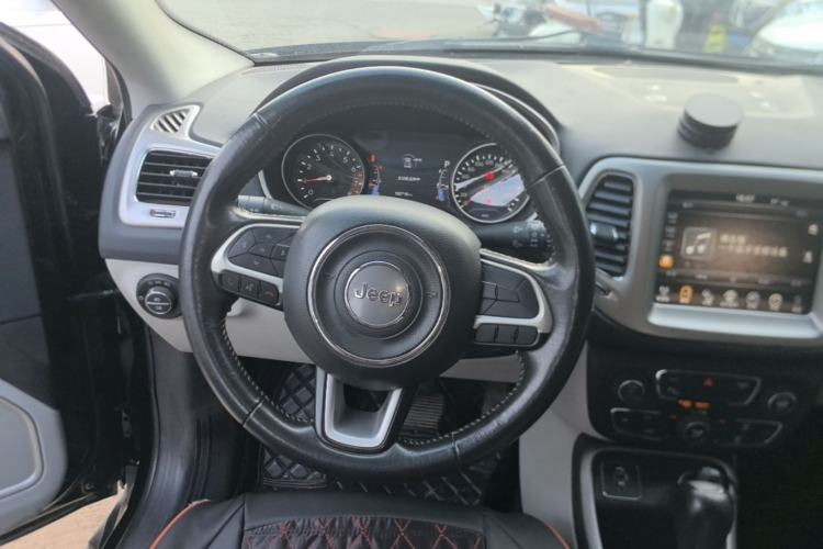 Used Jeep Compass 2017 200T Automatic Family Edition Steering Wheel