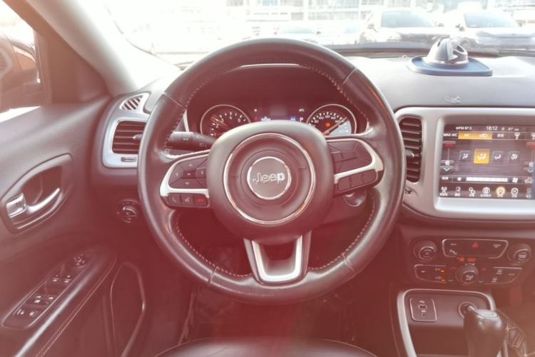 Used Jeep Compass 2017 200T Automatic Family Edition Steering Wheel