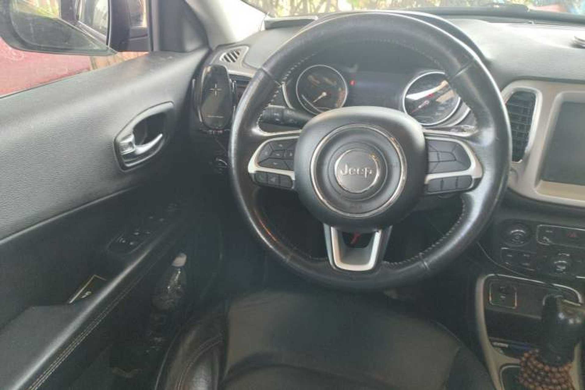 Used Jeep Compass 2017 200T Automatic Family Edition Steering Wheel