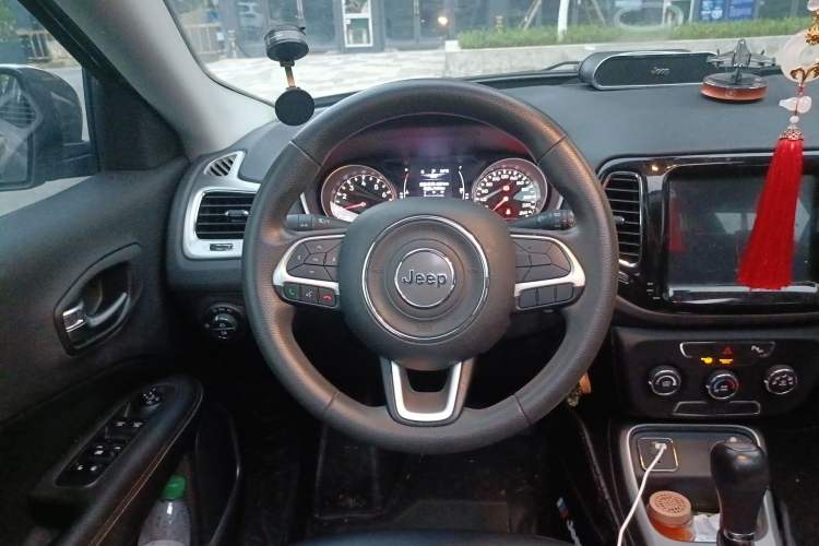 Used Jeep Compass 2017 200T Automatic Enjoyment Version Steering Wheel