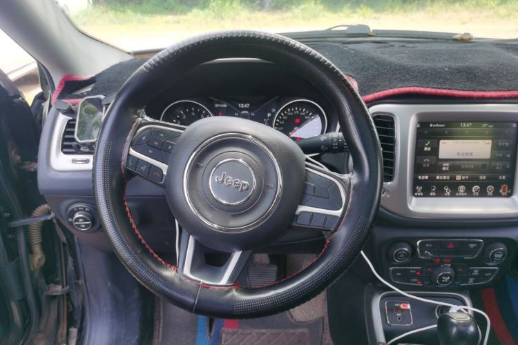 Used Jeep Compass 2017 200T Automatic Family Edition Steering Wheel