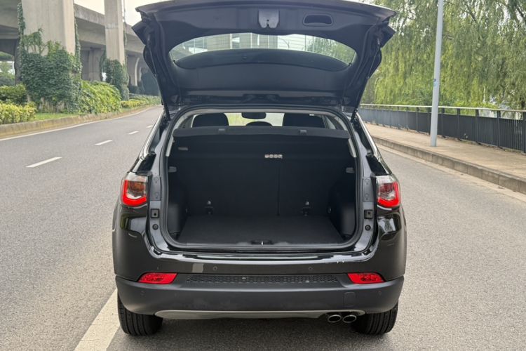 Used Jeep Compass 2017 200T Automatic Enjoyment Version Trunk
