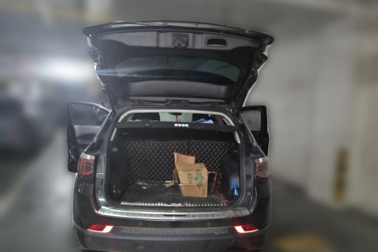 Used Jeep Compass 2017 200T Automatic Family Edition Trunk