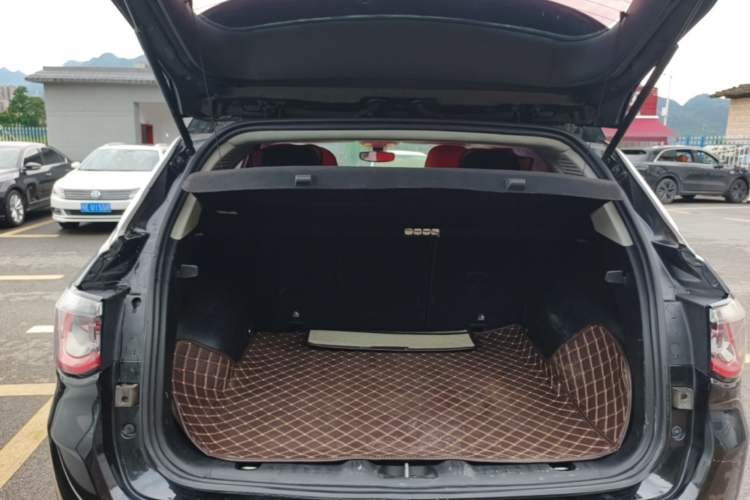 Used Jeep Compass 2017 200T Automatic Family Edition Trunk