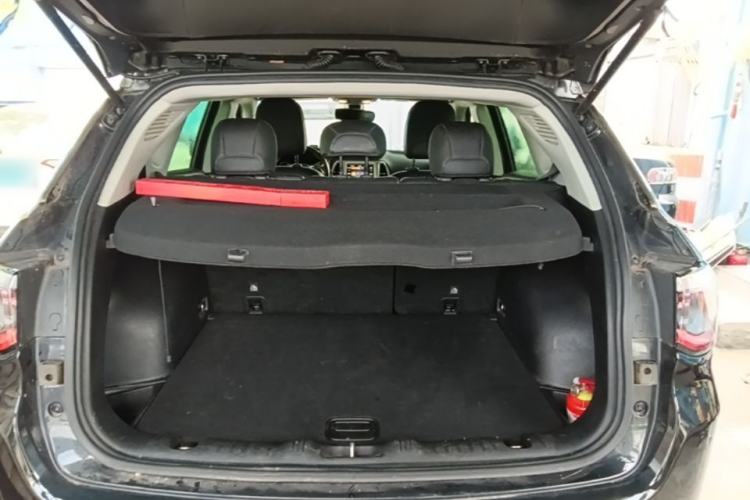 Used Jeep Compass 2017 200T Automatic Family Edition Trunk