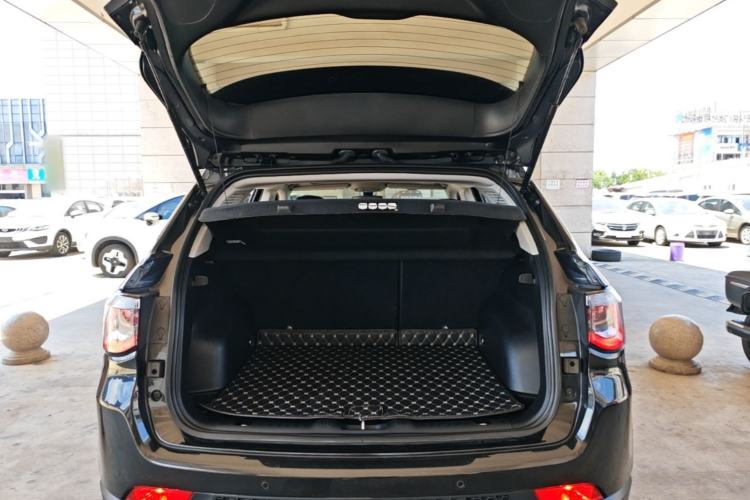 Used Jeep Compass 2017 200T Automatic Family Edition Trunk