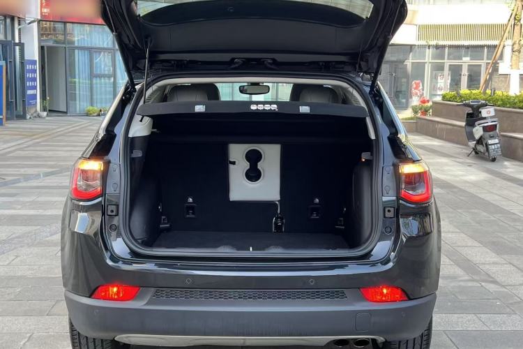 Used Jeep Compass 2017 200T Automatic Prestige Edition Trunk