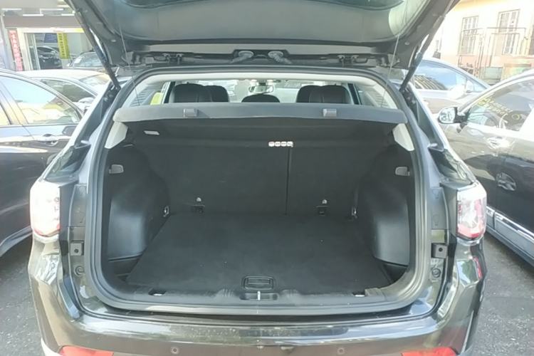 Used Jeep Compass 2017 200T Automatic Family Edition Trunk