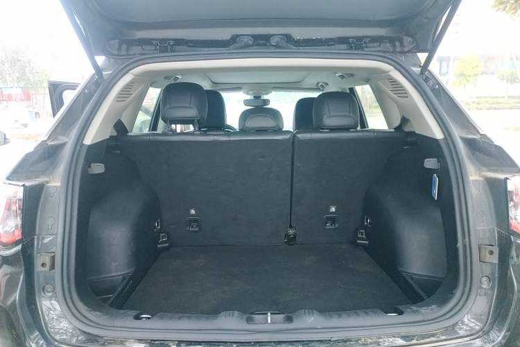 Used Jeep Compass 2017 200T Automatic Enjoyment Version Trunk