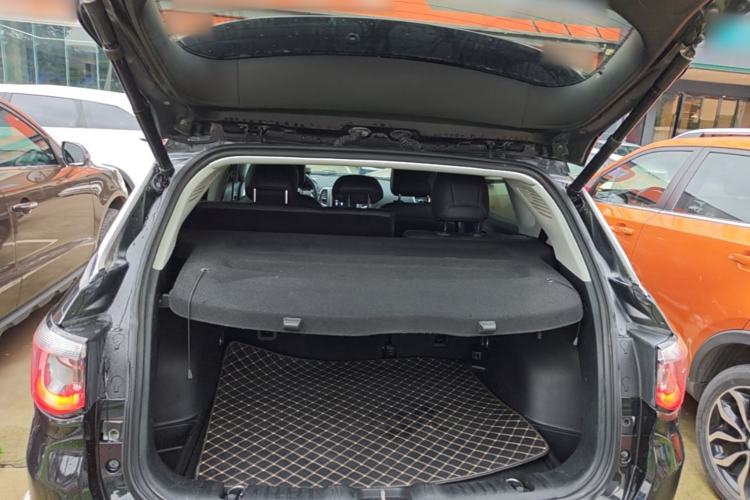 Used Jeep Compass 2017 200T Automatic Family Edition Trunk