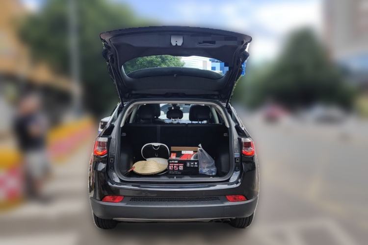 Used Jeep Compass 2017 200T Automatic Family Edition Trunk