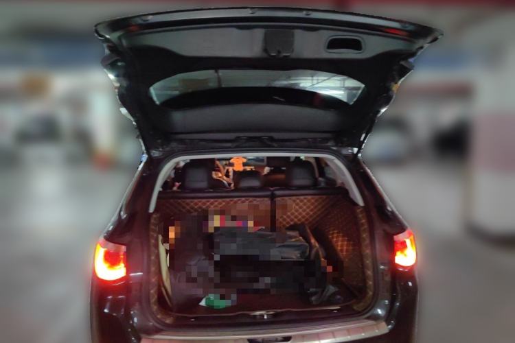 Used Jeep Compass 2017 200T Automatic Family Edition Trunk