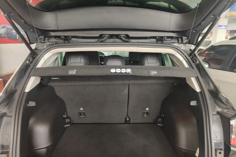 Used Jeep Compass 2017 200T Automatic Family Edition Trunk