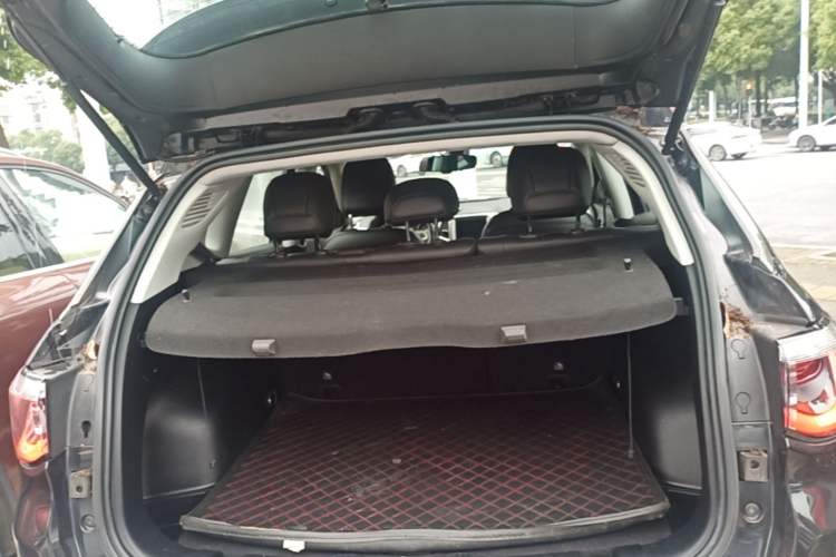 Used Jeep Compass 2017 200T Automatic Family Edition Trunk