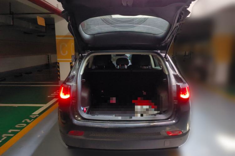 Used Jeep Compass 2017 200T Automatic Family Edition Trunk