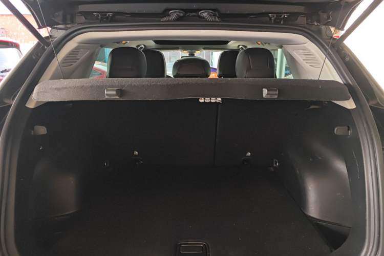 Used Jeep Compass 2017 200T Automatic Family Edition Trunk