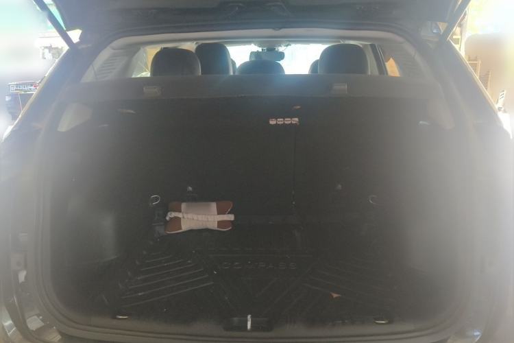 Used Jeep Compass 2017 200T Automatic Family Edition Trunk