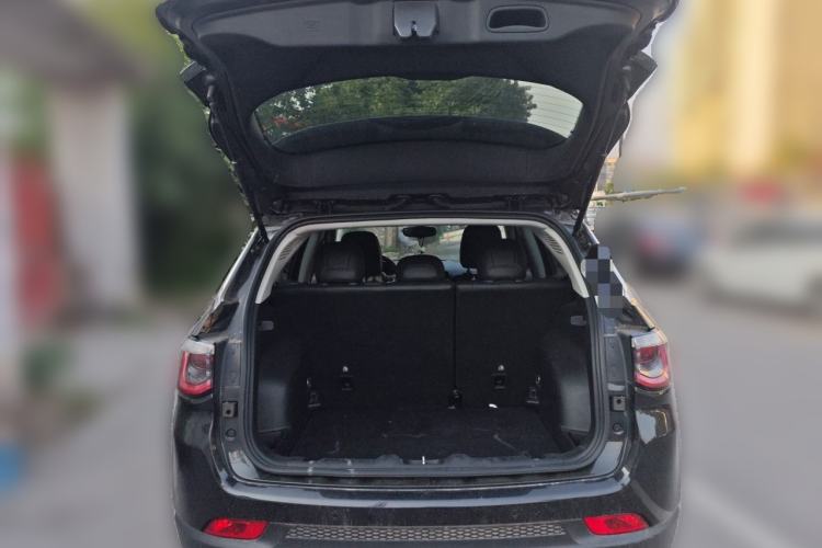 Used Jeep Compass 2017 200T Automatic Family Edition Trunk