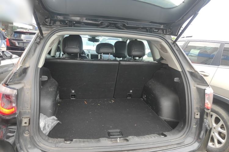 Used Jeep Compass 2017 200T Automatic Family Edition Trunk